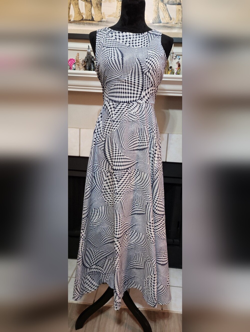 Sleeveless Navy Blue & White Geometric/Houndstooth Maxi Dress